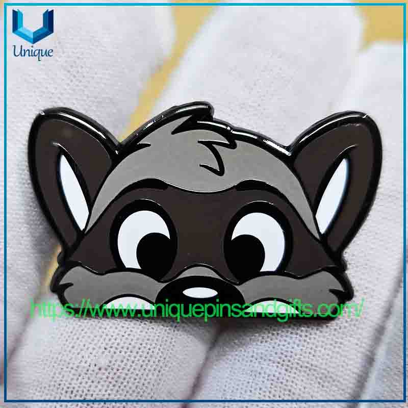 Geometric Cartoon Pig Enamel Pin Badge with Colorful Printing for School Promotion Children (13) Geometric Cartoon Pig Enamel Pin Badge with Colorful Printing for School Promotion Children (13)