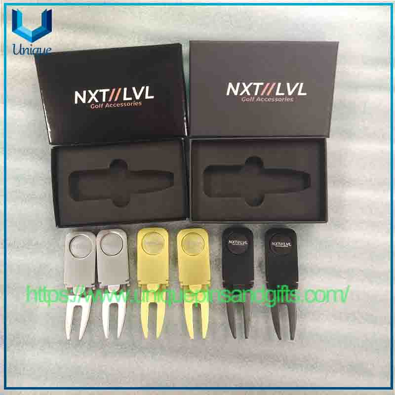 Rotatable Arrow Magnetic Golf Ball Marker (4) Rotatable Arrow Magnetic Golf Ball Marker (4)