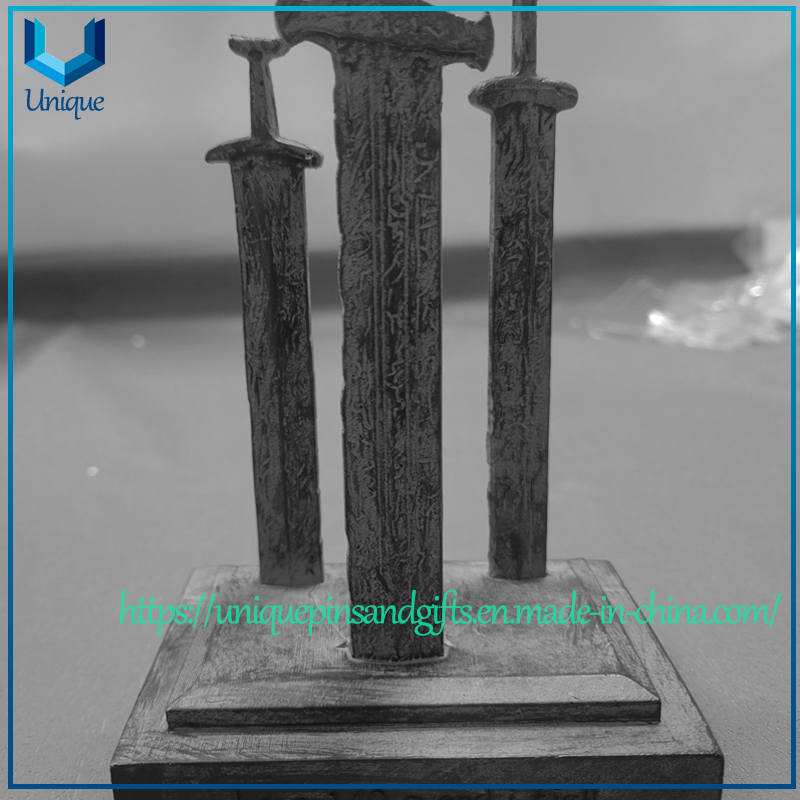 Custom 17cm 3D Sword Design Statue, Home Decoration Souvenir gift Resin / Zinc alloy Trophy Award Statue with Base