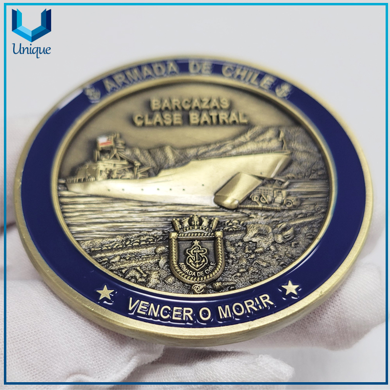 Custom made Amanda De Chile 3D ship Antique brass 2.25 inch Navy Medal Challenge Coin with acrylic capsule