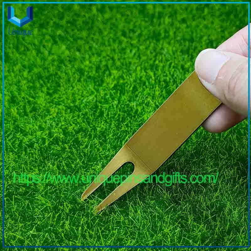Custom Design Golf Ball Fork Metal Golf Putting Green Fork Golf Grass Repair Tool Blank Logo Golf Divot Tool
