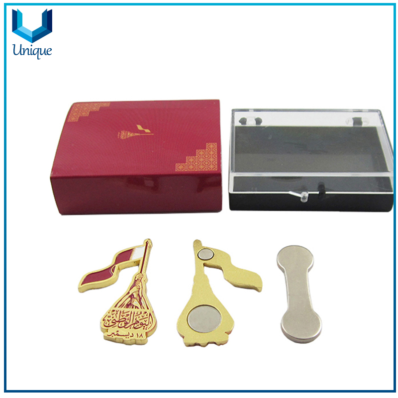 Customize Metal Crafts Factory Qatar National Flag Lapel Pin, Customize National Flag Lapel Pin in Soft Enamel, Gold Flag Pins
