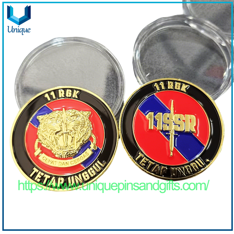Custom Design Gold Plating Malaysia Navy 3D Commemorative Coin with Lion Head Pattern And Acrylic Box