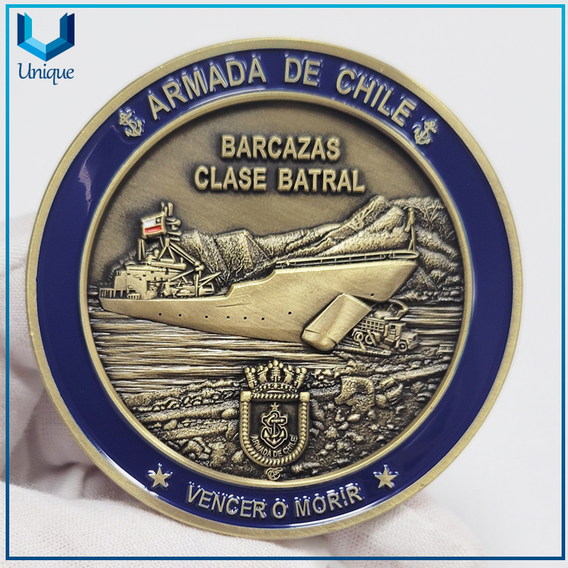 Custom made Amanda De Chile 3D ship Antique brass 2.25 inch Navy Medal Challenge Coin with acrylic capsule