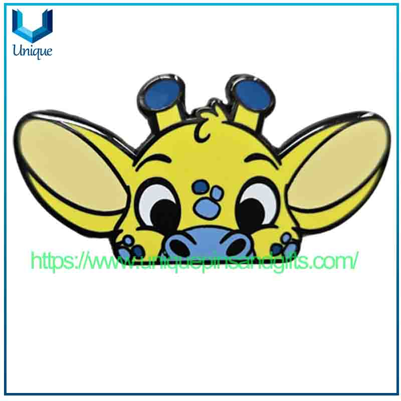 Geometric Cartoon Pig Enamel Pin Badge with Colorful Printing for School Promotion Children