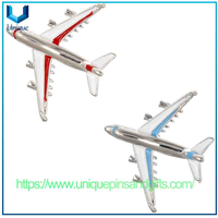 Custom New Oil-drop Boeing Aircraft Brooch Cute Versatile Pin for New Clothing Accessory