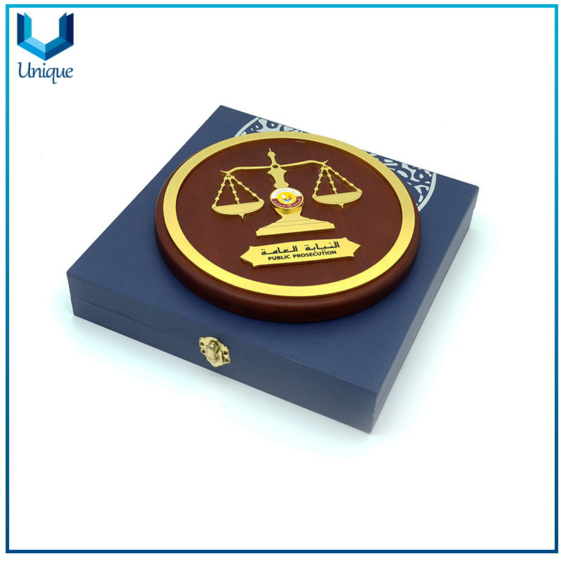 Qatar Gold Medal with Gift Box packing, Customize Design Wood Plaque, Military Metal Medal with Wood for Souvenir Gifts, Low MOQ