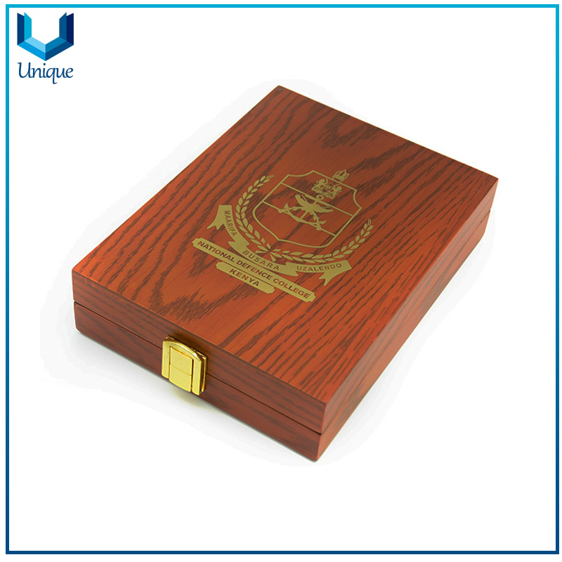 Wholesale Custom Design Metal Military Shield with Wood Box, Military Honor Award Plaques with Wooden box, Low MOQ Gold Military Award Medal