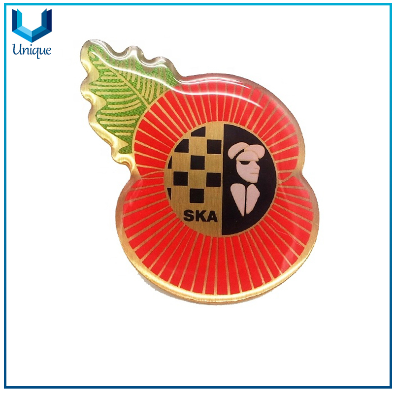 Fashion Shoe Lapel Pin Manufacturer, Die Struck Brass Pin Badge with Silkscreen Printing, Gold Poppy Lapel Pin, Fashion Jewelry Pin for Hat, Garment, Handbag Decoration