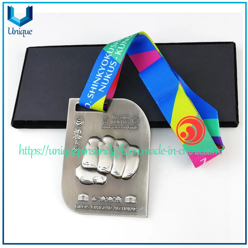 Custom Made 3D Sport Metal Medal Gold Silver Bronze Military Medal Judo Taekwondo Running Marathon Football Soccer Basketball Karate Custom Medals with Ribbon