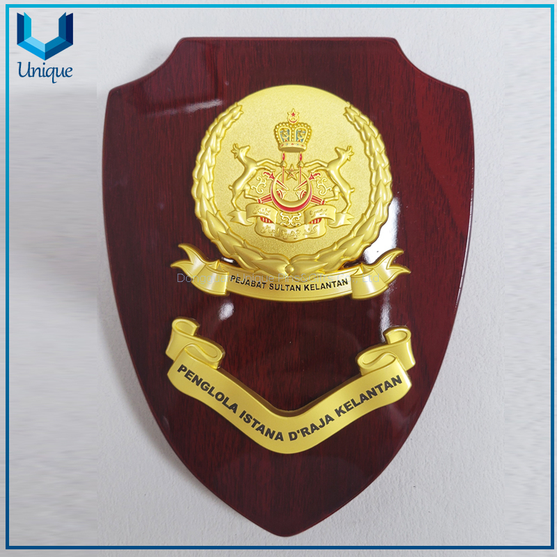 Custom Malasyia Kelantan Royal Family Honor Medal with Wood shield & box in gift set,gift box