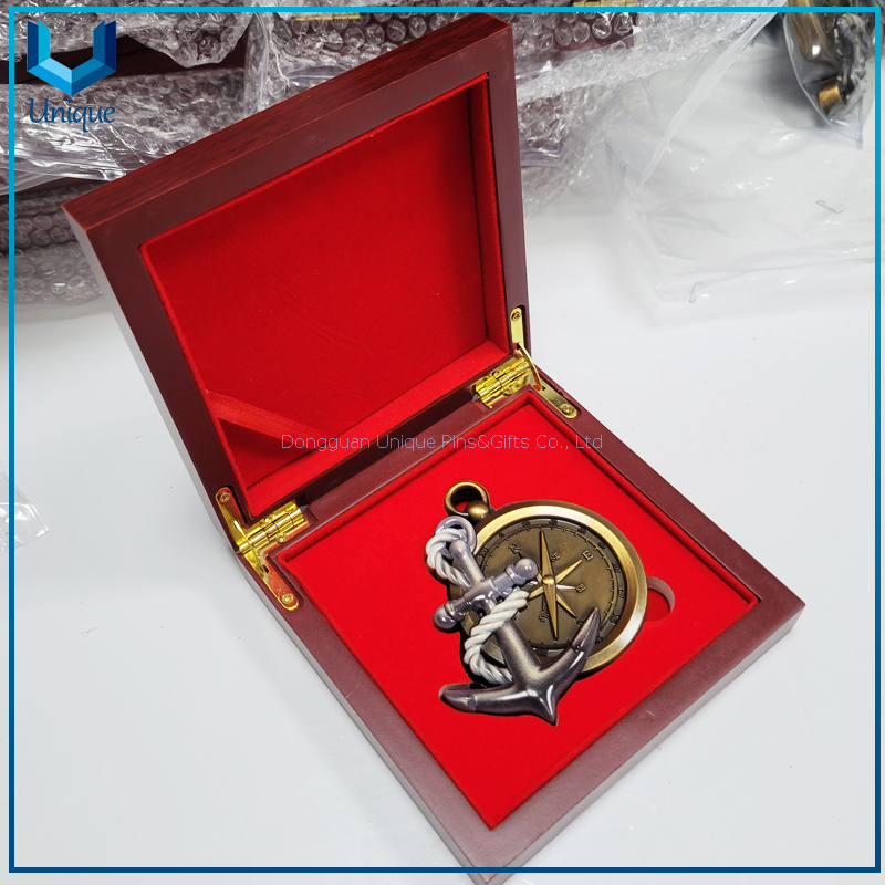 12mm thick High 3D Relief Souvenir Military Navy Metal crafts Displayer Medal Coin