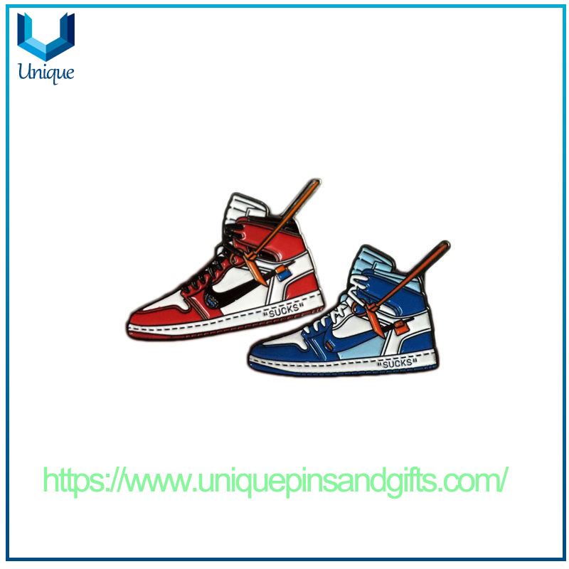 Creative Sneakers Brooch Unique Fashionable Trendy Metal Lapel Pin Brooch Badge Japanese Style Pin Accessory