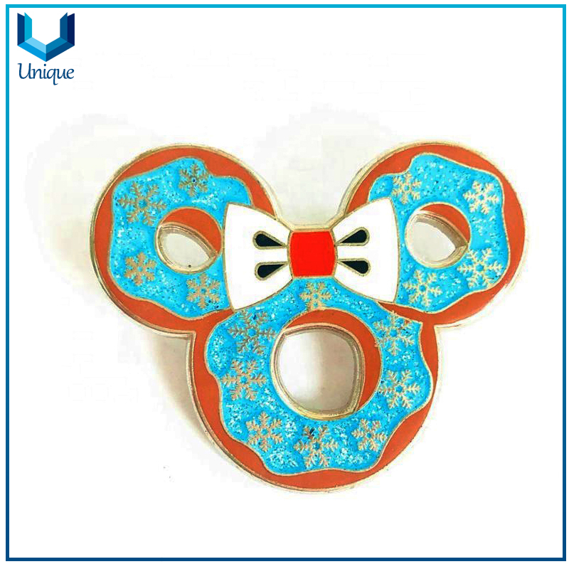 Fasion Metal Pini with Dangle, Customize design Lapel Pin, Hat Decoration Pins, Brooch for Suits