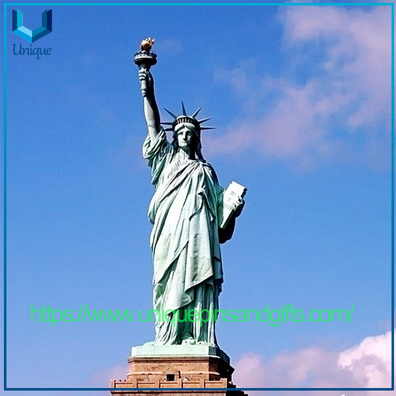 Customized Metal Handicrafts American Tourist Souvenirs Electroplated Statue of Liberty Model Figurines For Tourist Gifts
