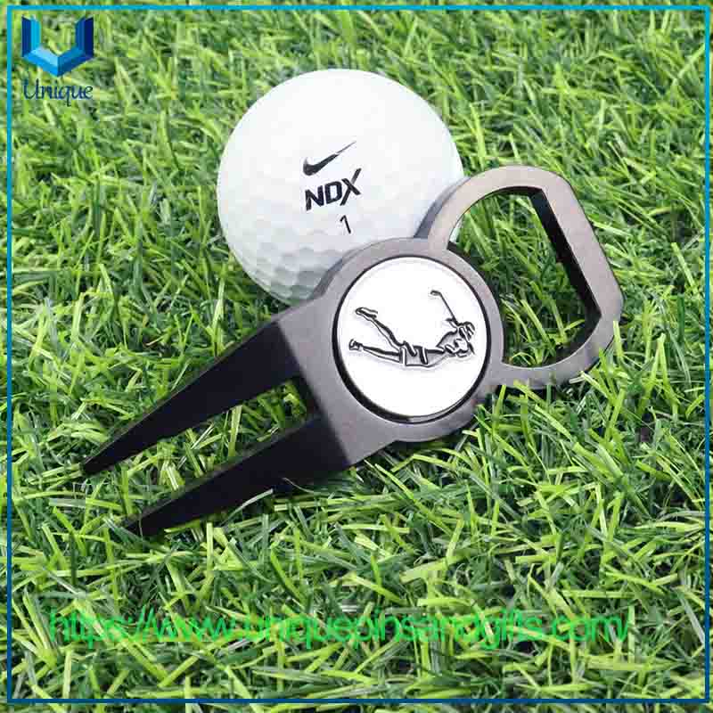 New in Stock Golf Course Turf Marker Bottle Opener Putting Green Fork Golf Course Grass Cutting Fork Divot Tool