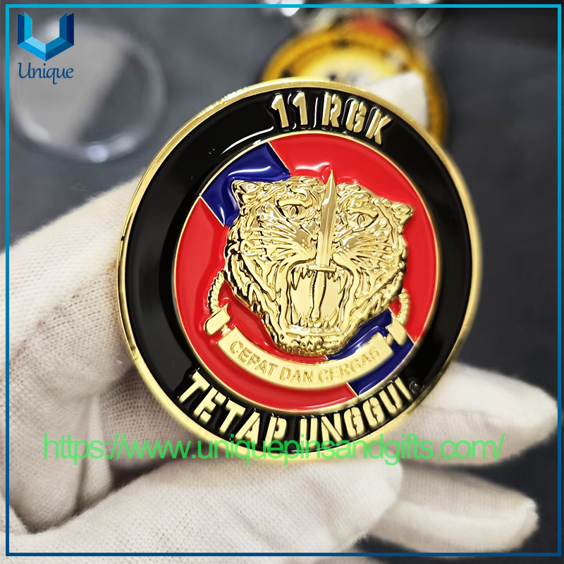Custom Design Gold Plating Malaysia Navy 3D Commemorative Coin with Lion Head Pattern And Acrylic Box