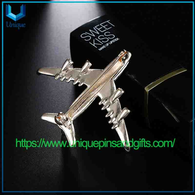 Custom New Oil-drop Boeing Aircraft Brooch Cute Versatile Pin for New Clothing Accessory
