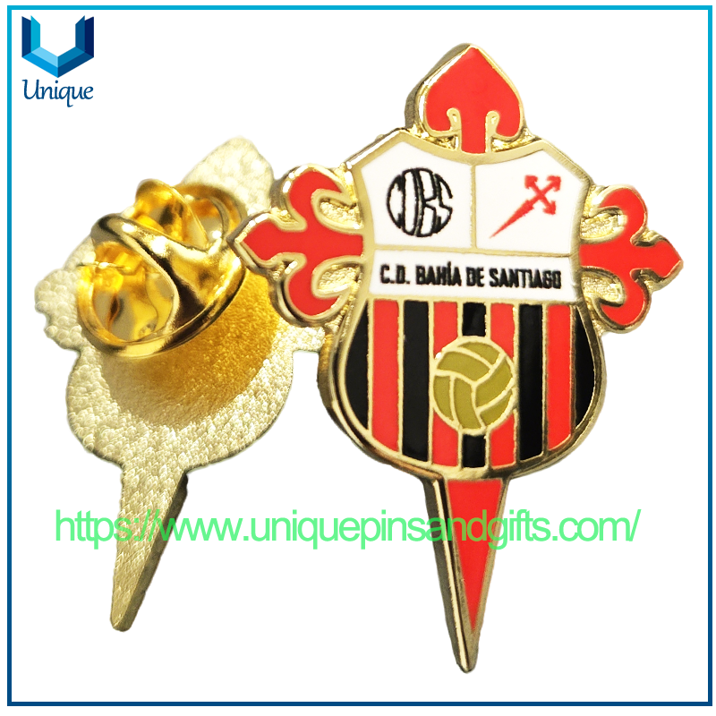 Customize Spain Football Training Hard Enamel Lapel Pin in Gold with UV Printing