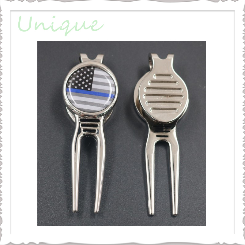 Cheap Golf Ball Fork, Automatic Retractable Magnetic Deluxe Golf Accessories, Country Flag Metal Hat Clip Golf Club Golf Fork Divot Tool with Printing Ballmarket with Epoxy