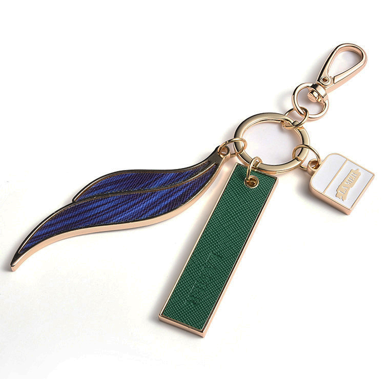 Factory Wholesale Fashion Golf Metal Keychain with Saffiano Leather Decoration, Supler Quality Metal keychain Customize with Emboss Logo for Decoration gifts