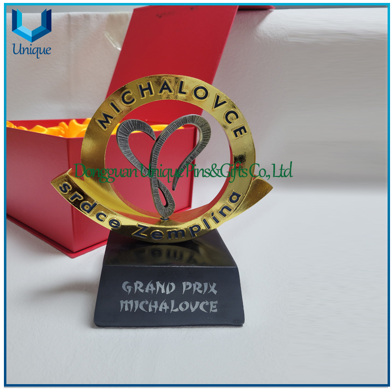Custom Slovakia Spinning MICHALOVCE Metal Trophy Plastic/Metal/Acrylic/Clear/Crystal Craft/Glass Cricket Soccer/football/baskball Trophy
