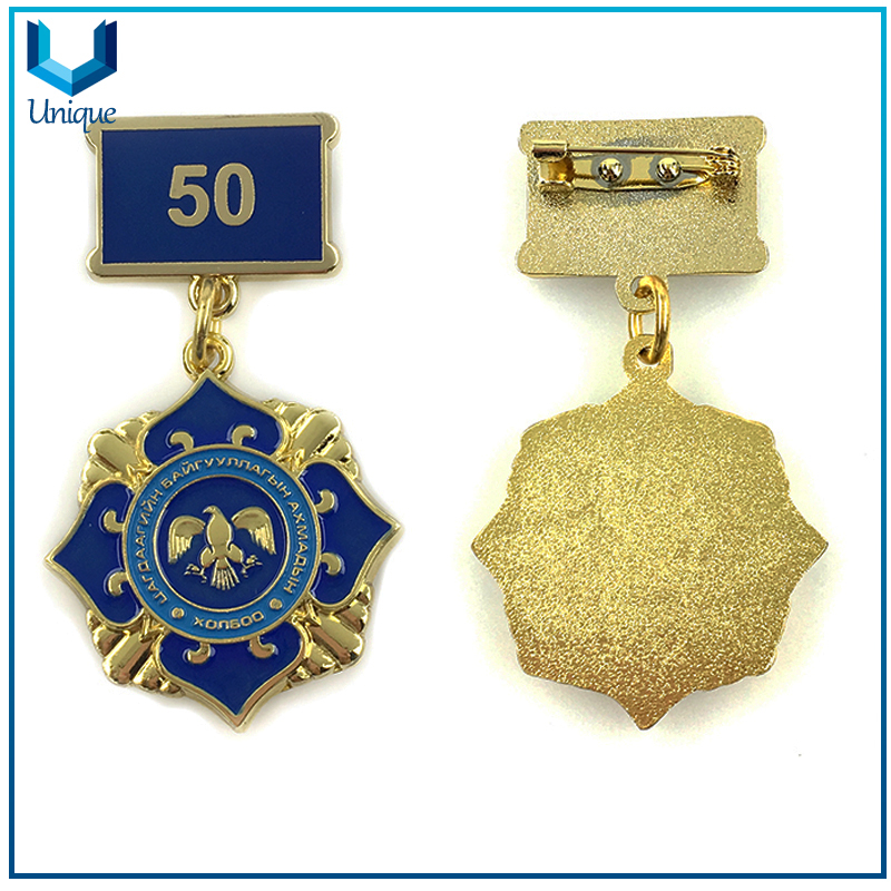 Fashion Creative Popular Emblem, Fashion Charm, Jewelry Pendant for Gifts,Hard enamnel Lapel Pin with Dangle