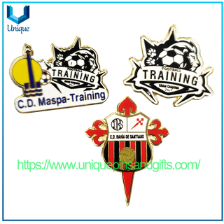 Customize Spain Football Training Hard Enamel Lapel Pin in Gold with UV Printing