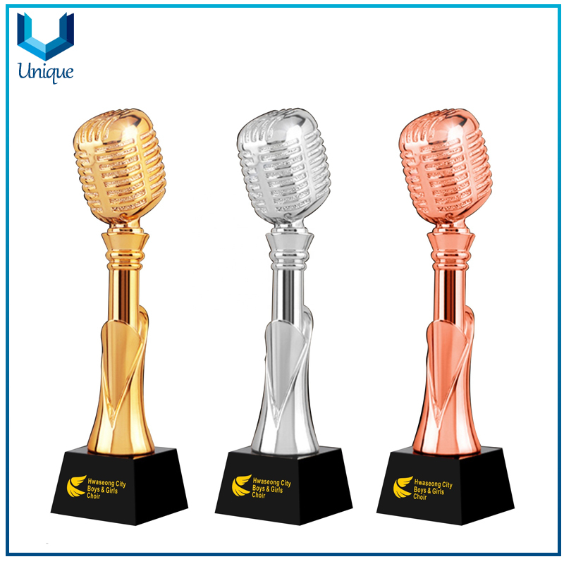 Europe Metal /Resin Microphone Trophy, Music Festival Souvenir Crystal Singing Trophy Cup,Customize Engraving Logo Gold, Silver, Brass Trophy 