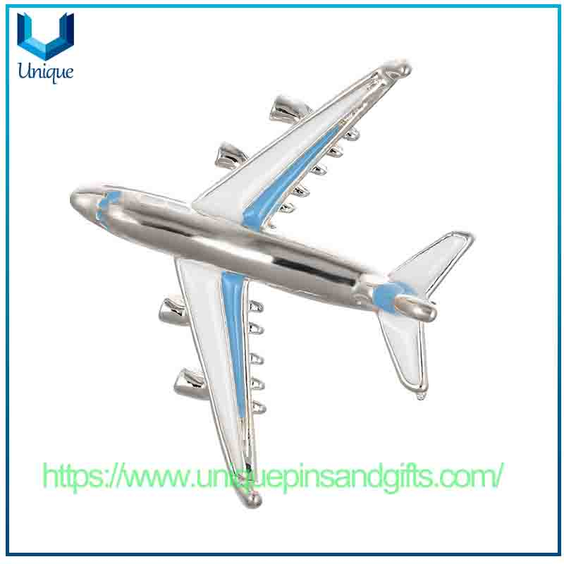 Custom New Oil-drop Boeing Aircraft Brooch Cute Versatile Pin for New Clothing Accessory