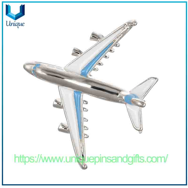 Custom New Oil-drop Boeing Aircraft Brooch Cute Versatile Pin for New Clothing Accessory