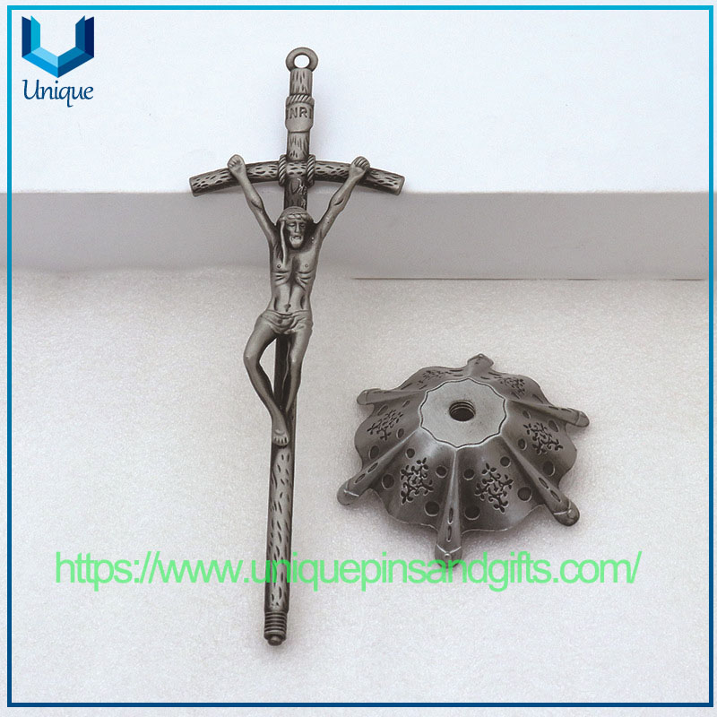 Customized 3D Zinc Alloy Office Home Decoration Ornaments, Die-cast Electroplated Jesus Cross Pendant Decorations