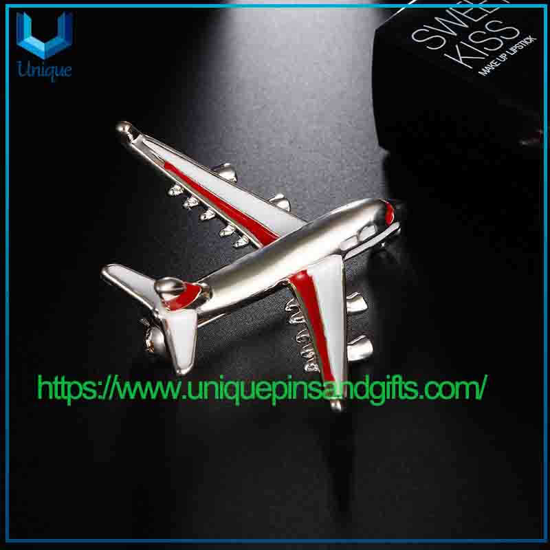 Custom New Oil-drop Boeing Aircraft Brooch Cute Versatile Pin for New Clothing Accessory