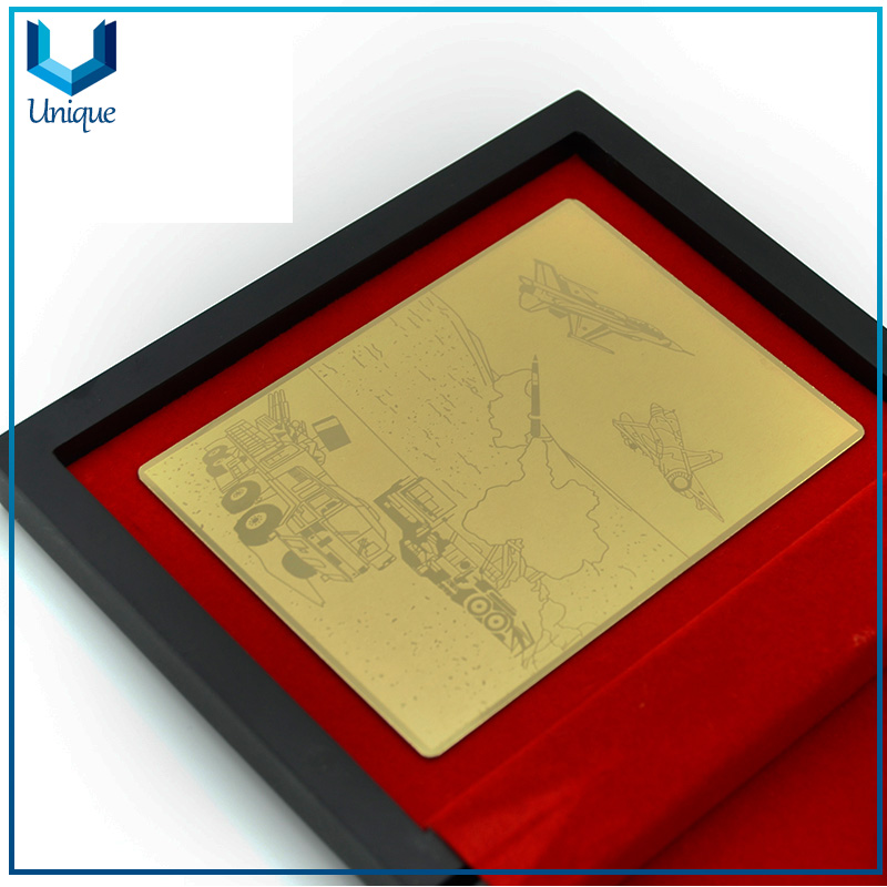 UAE Air Force /Air Defense Medal with Wood Box, High Quality 24K gold plating Gold Medal Trophy for Awards, Military Plaque for Souvenir Gifts