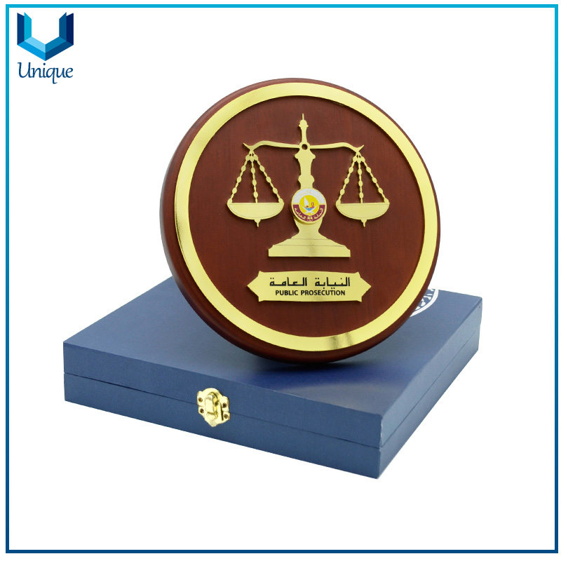 Qatar Gold Medal with Gift Box packing, Customize Design Wood Plaque, Military Metal Medal with Wood for Souvenir Gifts, Low MOQ