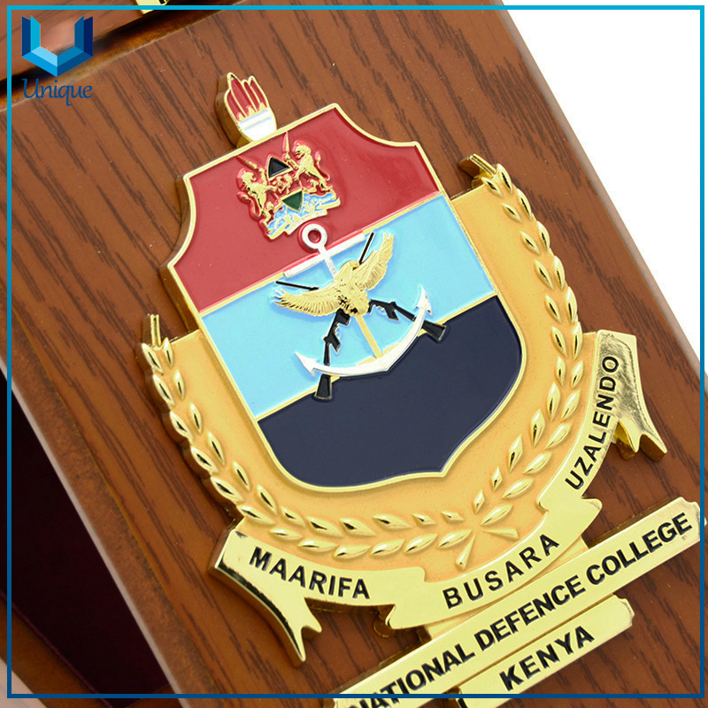 Wholesale Custom Design Metal Military Shield with Wood Box, Military Honor Award Plaques with Wooden box, Low MOQ Gold Military Award Medal