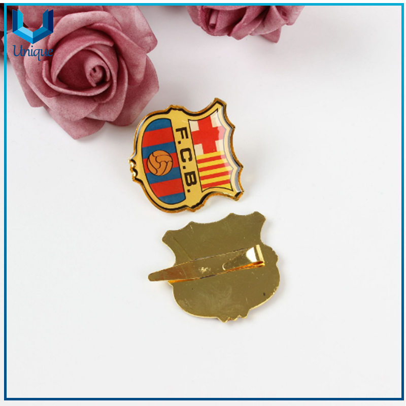 Wholesale Football Offset Printing Pin, Printed Badges with Epoxy, Die Struck Luggage Logo Marker, Luggage Logo Badge