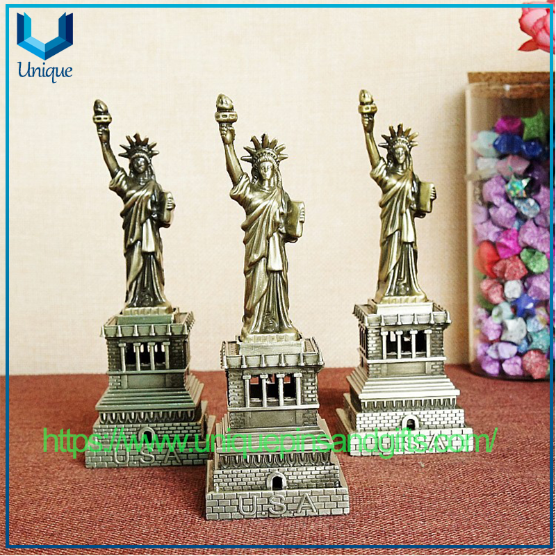 Customized Metal Handicrafts American Tourist Souvenirs Electroplated Statue of Liberty Model Figurines For Tourist Gifts