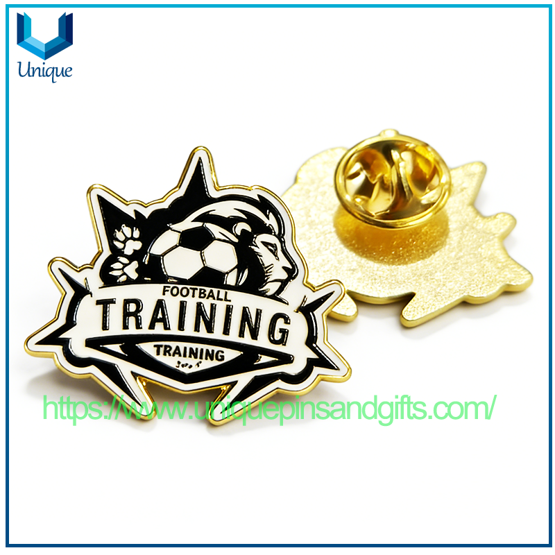 Customize Spain Football Training Hard Enamel Lapel Pin in Gold with UV Printing
