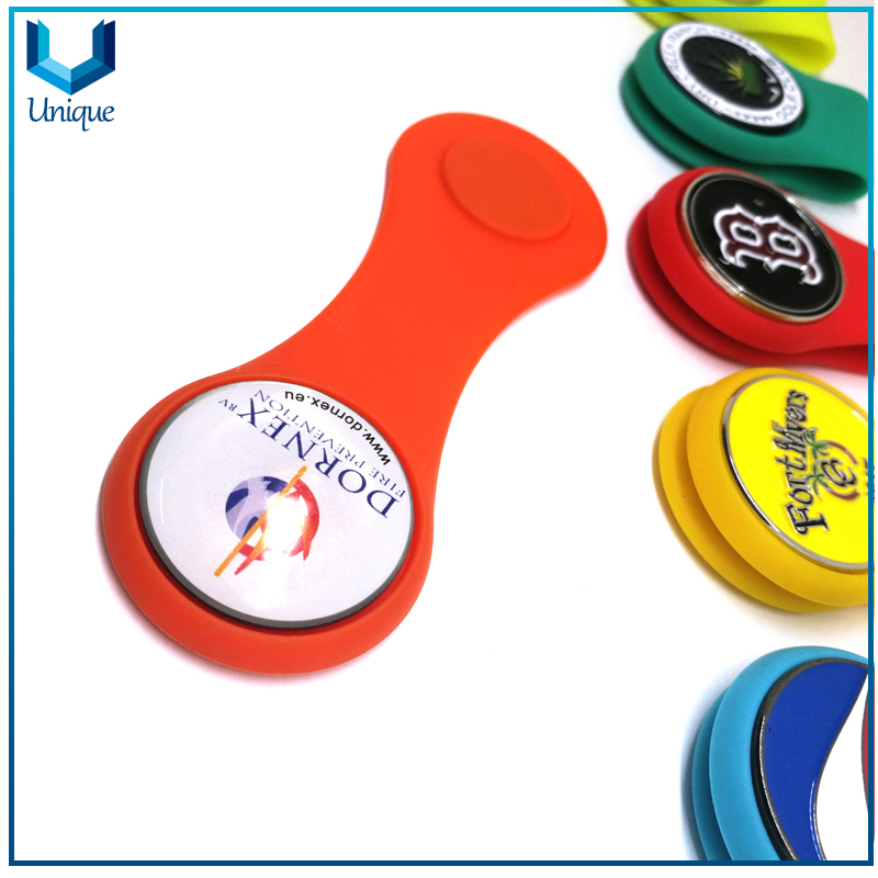 Available stock Silicone Golf Hatclip with Customize Golf Ballmarker in Set, ECO Friendly Multiple Color Soft Silicone Hatclip for Promotional Gifts