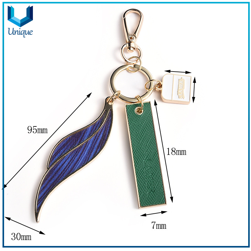 Factory Wholesale Fashion Golf Metal Keychain with Saffiano Leather Decoration, Supler Quality Metal keychain Customize with Emboss Logo for Decoration gifts