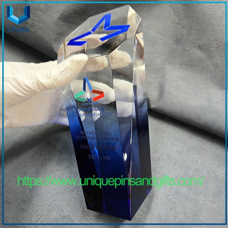 Factory Customized Optical Inner Engraved Crystal Glass Trophy K9 Crystal Trophy Award Deluxe Crystal Award Medal And Trophy