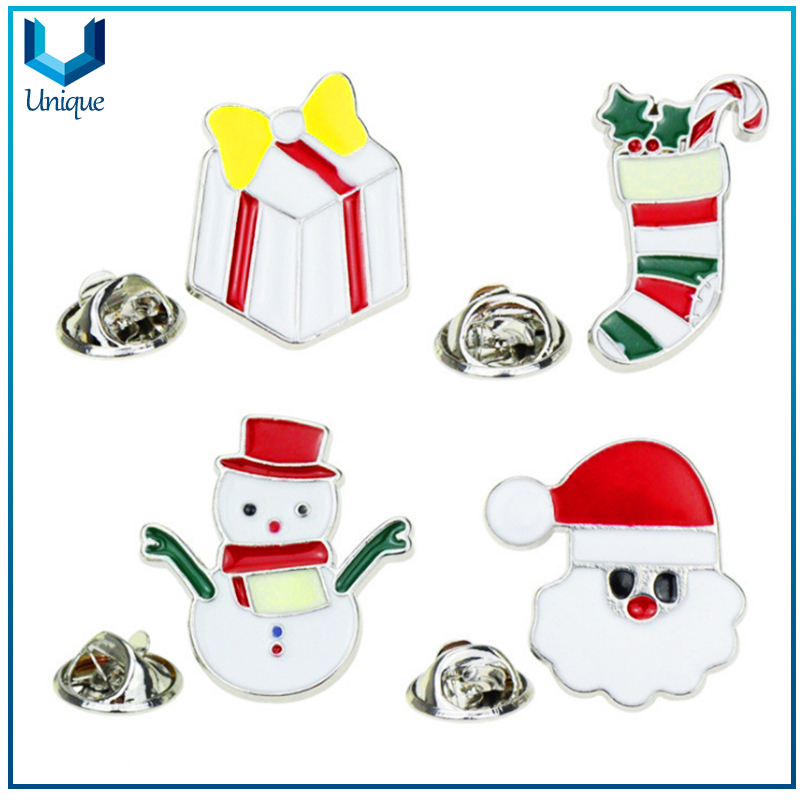 Die Struck Cheap Lapel Pin Customize, Christmas Holiday Metal Pin for Promotional Gift, Party Button Badge， Souvenir Brooches