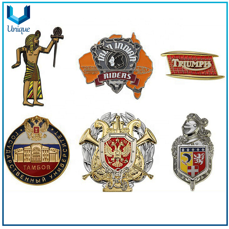 Die Struck Cheap Lapel Pin Customize, Christmas Holiday Metal Pin for Promotional Gift, Party Button Badge， Souvenir Brooches