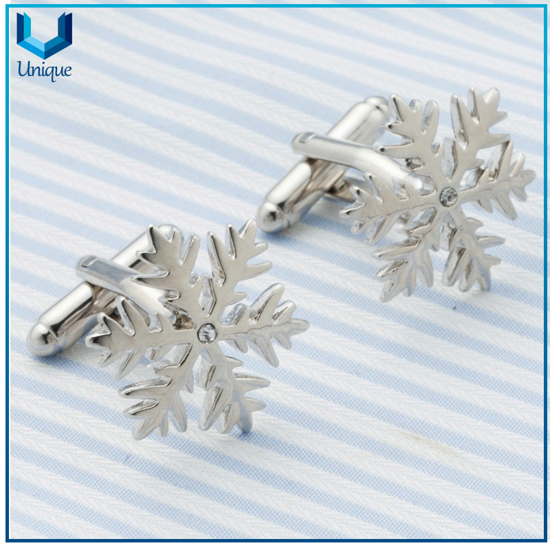 Cyrstal Decorated Cufflink, Snowflake Cufflink, Customize Christmas Holiday Fashion Jewelry Tie Pin & Cuffpink in Set for Promotional Gifts