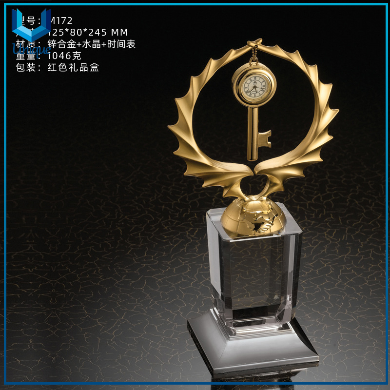 Cyrstal Crafts for Decoration, Coporate Metal Sonvenir Gifts, Crystal Trophy with Metal Keychain and Clock Decoration-3