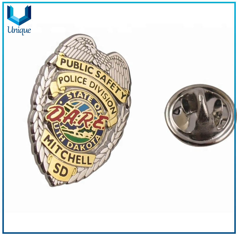 China Whole Metal Crafts Customize Factory, 3D Police Badge Customize, Gold Souvenir Badge in Die Cast, 24K Gold Plating Honor Badge