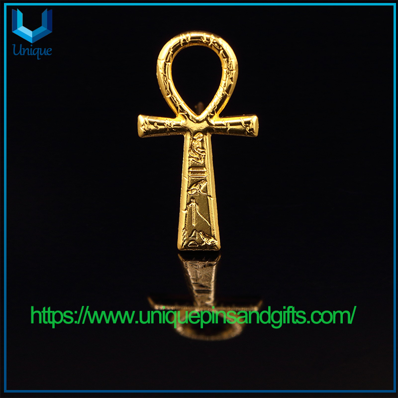 Custom 3D Metal Animal Sword Spike Gold Plating Lapel Pin Badge