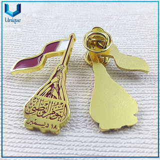 Customize Metal Crafts Factory Qatar National Flag Lapel Pin, Customize National Flag Lapel Pin in Soft Enamel, Gold Flag Pins