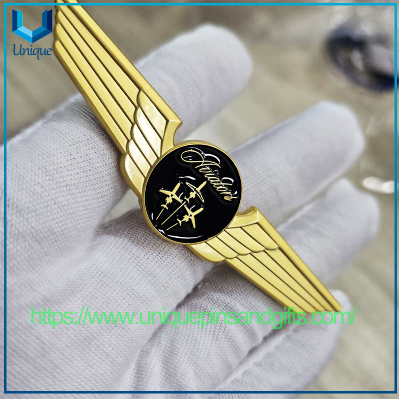 Custom Gold Plated Aviator Wings Badge Hard Enamel Metal Pilot Wing Lapel Pin For Airline Uniform